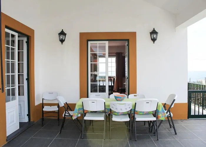 Bayhouse Feriehus Porto Martins