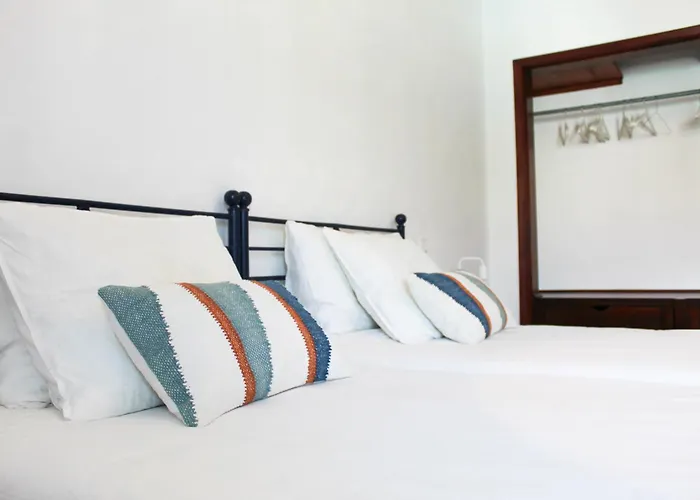 Bayhouse Feriehus Porto Martins