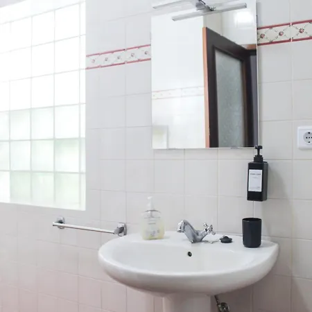 Bayhouse בית נופש Porto Martins