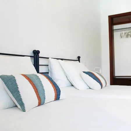 Bayhouse בית נופש Porto Martins